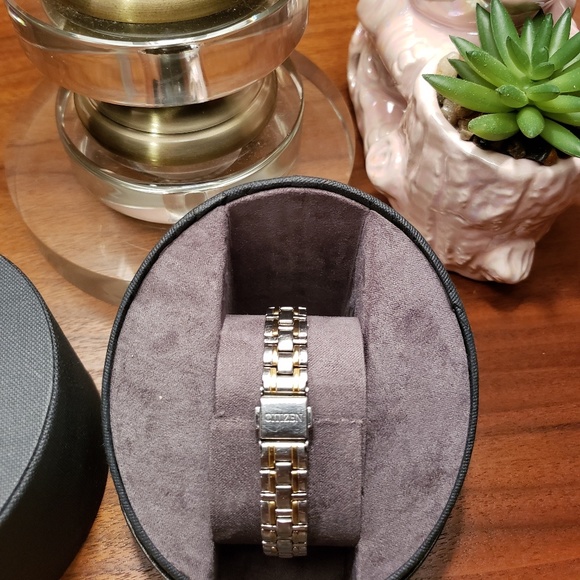 Citizen Watch (Women's) - Picture 5 of 7